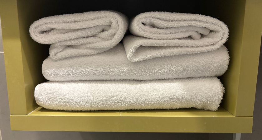 Добавьте этот аптечный продукт в барабан, и полотенца после стирки станут белоснежными