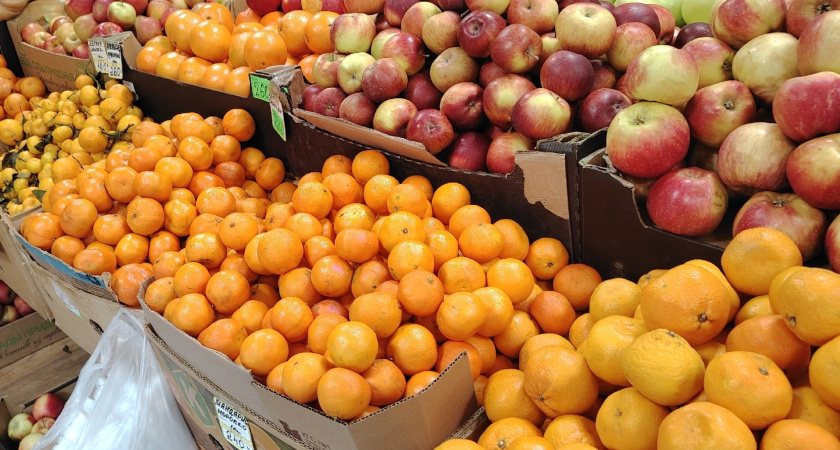 Мандариновые корки заливаю уксусом — и всю зиму радуюсь своей хитрости: отличный лайфхак для хозяек