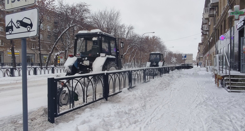 Можно ли обогнать трактор через сплошную? Разбираем правила "тракторного обгона"
