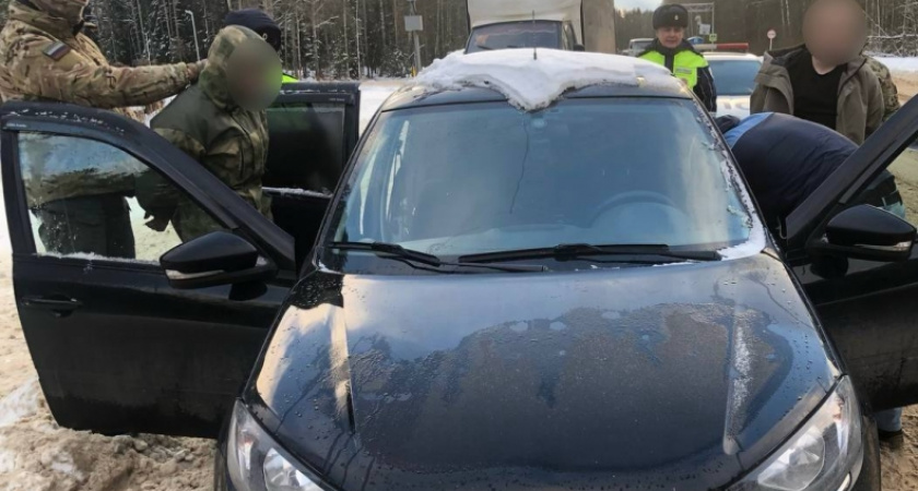 В Сыктывкаре силовики задержали двух дилеров с крупной партией наркотиков