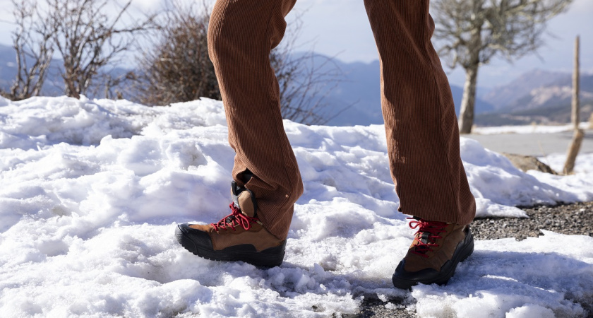 Ноги не потеют даже в самых теплых сапогах: проверенный совет из СССР — зима без неприятных запахов и сырости