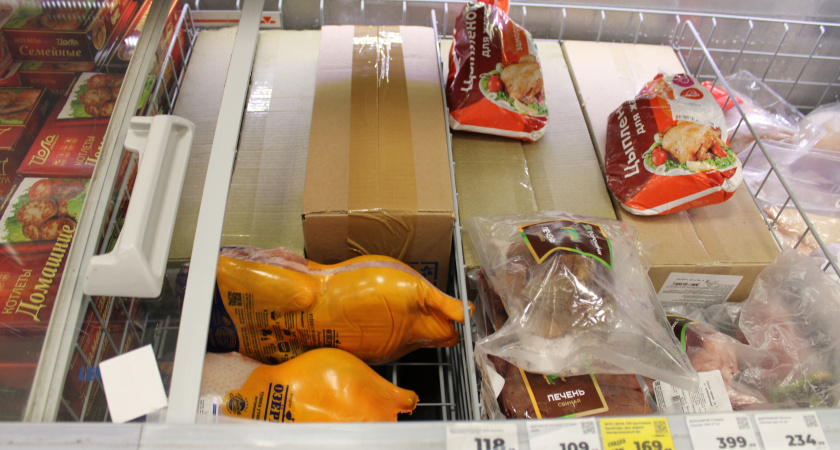 Продавщица в "Пятерочке" увидела, как я закупаюсь курицей — указала на 3 признака: теперь знаю, как распознать "наколотое"