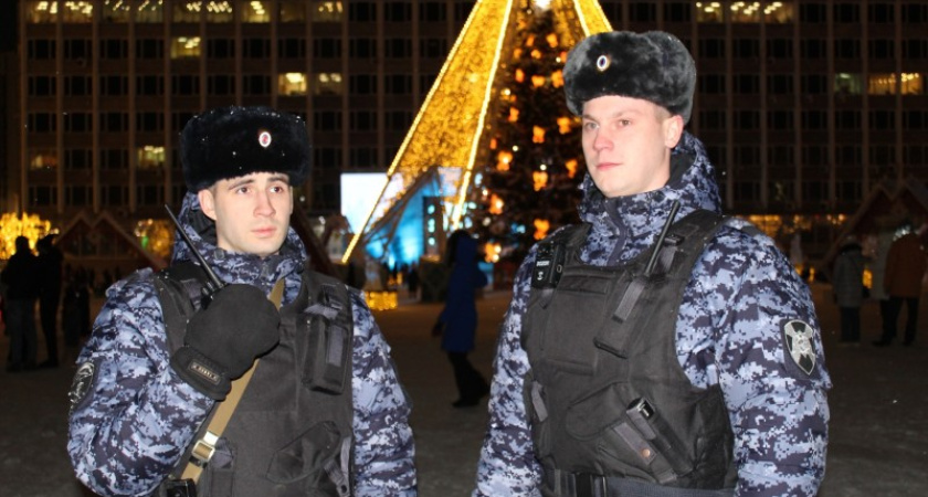 В Коми задержали мужчину с топором и троих участников инцидента с ножом