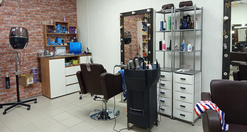 "Устала закрашивать корни каждые 3 недели": 3 способа замаскировать седину