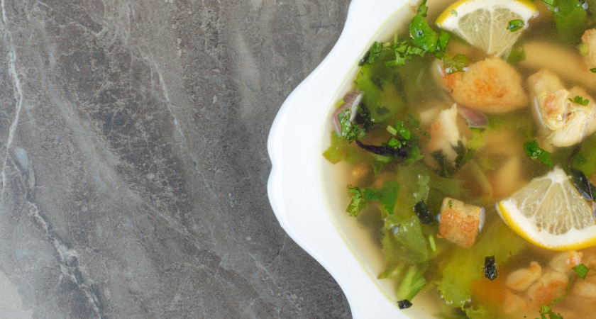 Всего две мелочи, а рыбный бульон становится в сотню раз вкуснее: будет прозрачным, как слеза