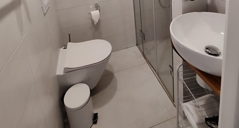 Почему нельзя оставлять открытой крышку унитаза - запомните раз и навсегда