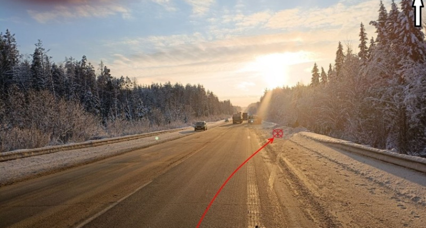 В Сыктывкаре автомобиль на объездной дороге съехал в кювет и перевернулся