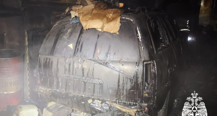 Житель Коми погиб в горящем гараже