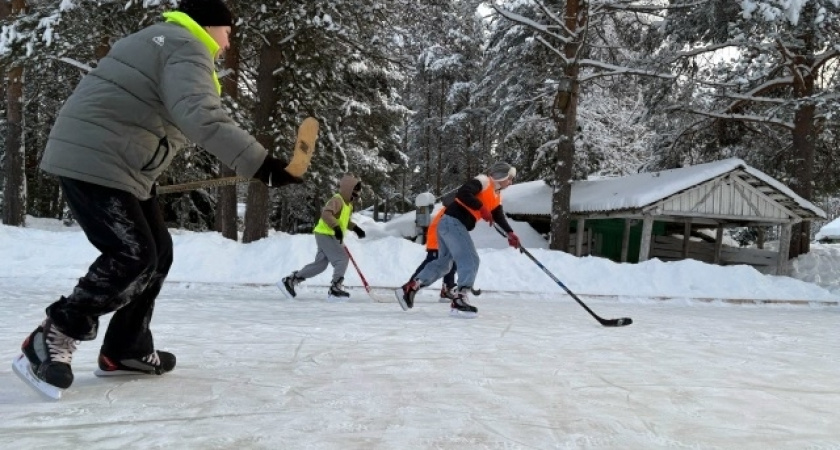Воспитанники интернатов Коми лепят пельмени и готовят шоколад на зимних каникулах