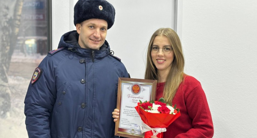 В Сыктывкаре работники салона связи предотвратили крупную потерю средств у пенсионерки