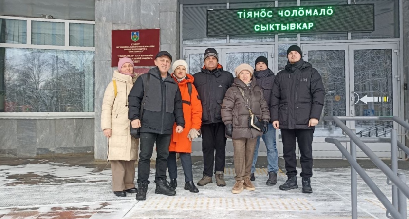 В Сыктывкаре общественники проверили горки и катки на безопасность 