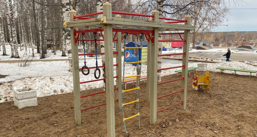 Редкое и благородное имя для девочки — пришло к нам из Древней Греции. Переводится как "благомыслящая" и "радостная душа"
