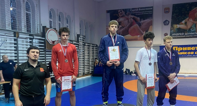 Борцы из Сыктывкара успешно выступили на первенстве СЗФО России 