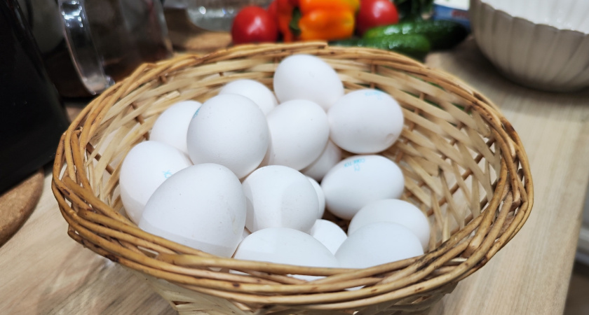 С чем нельзя есть яйца? 3 опасных сочетания, которые "убивают" пользу и вредят пищеварению после 45
