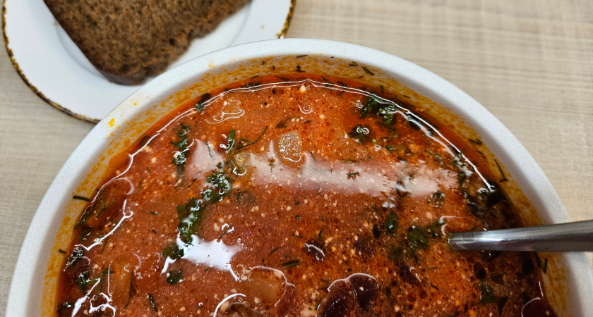 Ученые назвали самый вредный суп: в России его едят почти в каждой семье