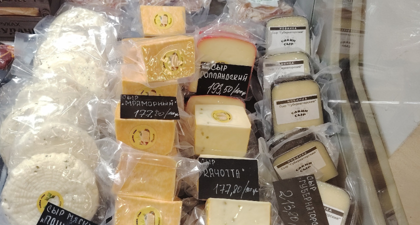 Сыр не сохнет и не плесневеет: как правильно его хранить — будет свежим, ароматным и мягким