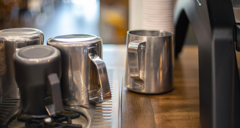 Почему стаканы и чашки нужно хранить донышком вверх: запомните на всю жизнь