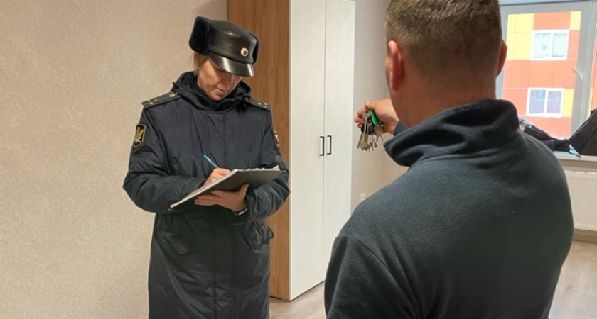 Три сироты в Сыктывкаре обрели жилье благодаря работе судебных приставов