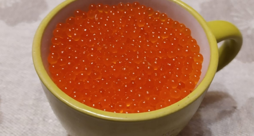 Роскачество обнаружило в икре пяти торговых марок кишечную палочку