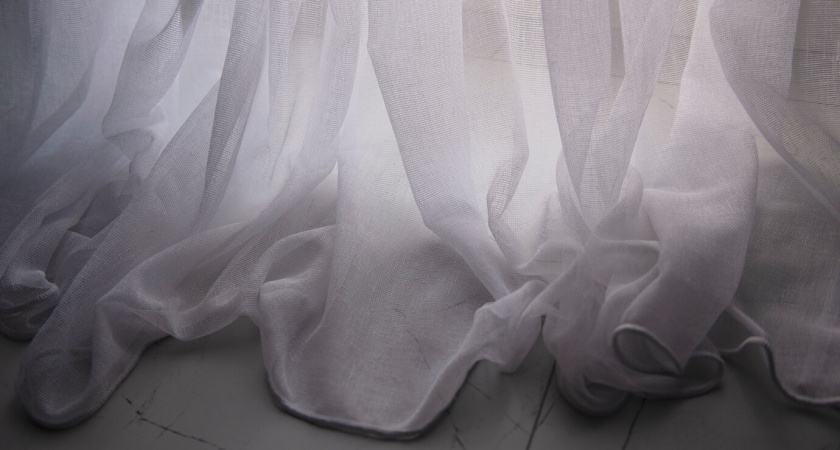 100 мл в воду – и тюль станет как новый: ни желтизны, ни серости, ни пятен – искрится, как первый снег