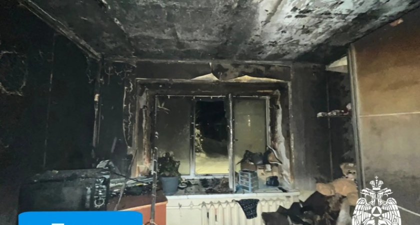 В Коми спасатели вывели из горящего здания десять человек