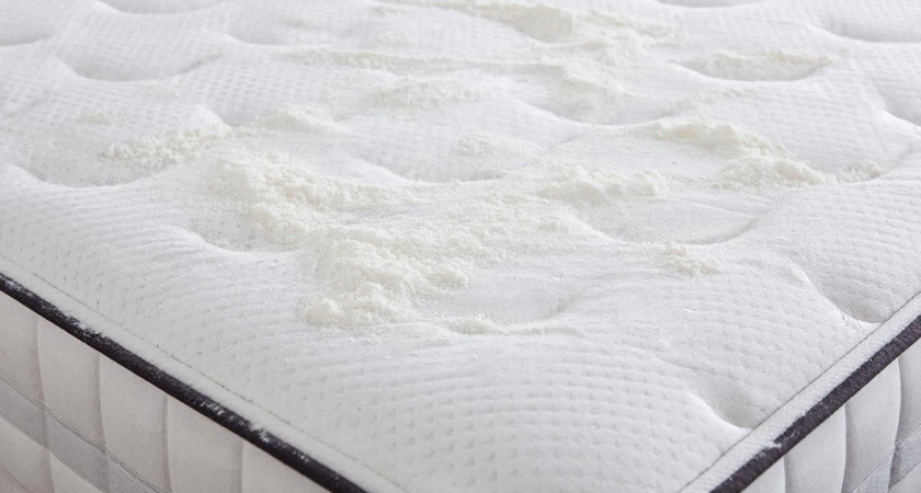 Сыплю соду на матрас и сплю спокойно: эффект стойкий - хватает на целый месяц, делюсь хитростью