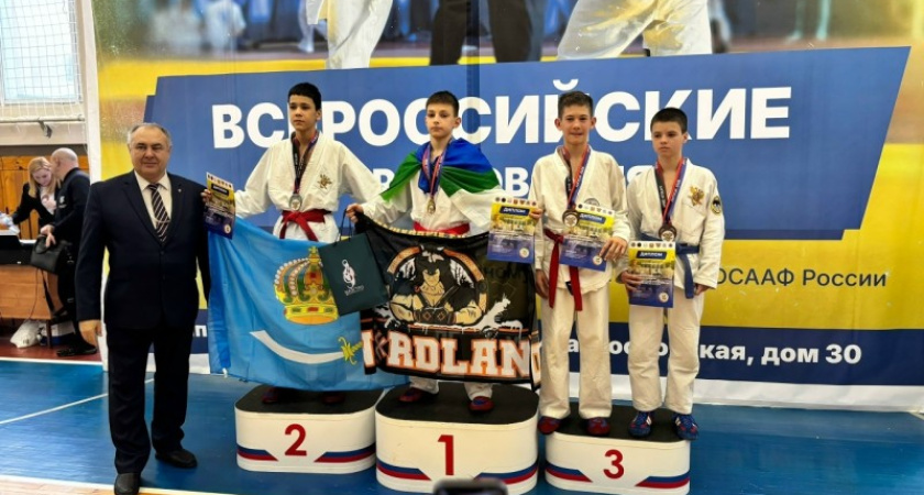 Команда Коми завоевала два "золота" на Всероссийском турнире по рукопашному бою 