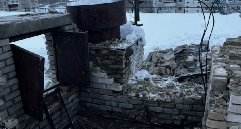 В одном из городов Коми на крыше жилого дома обрушилась бетонная плита