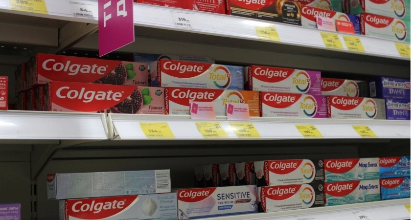 Невзрачный тюбик оказался в разы лучше премиальных: Роскачество огласило марки дешевой пасты