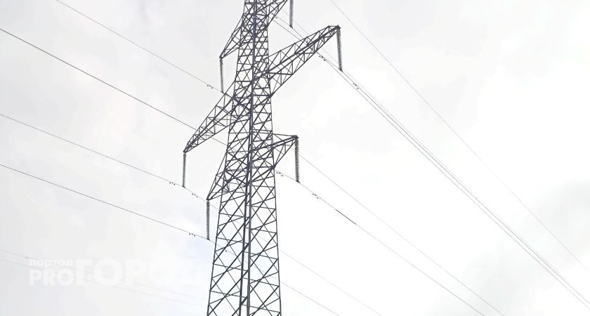 Энергетики выявили массовое несанкционированное использование опор ЛЭП для размещения волоконно-оптических линий связи в Сыктывкаре