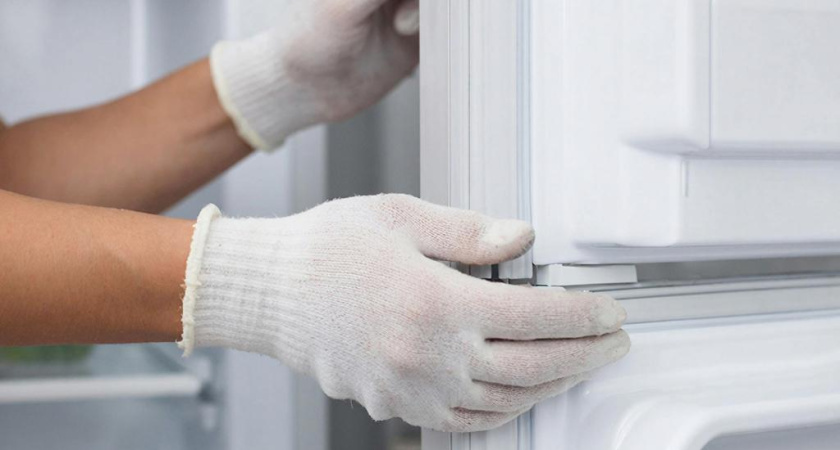 Уплотнитель на дверце холодильника будет как новый: вот как очистить в домашних условиях