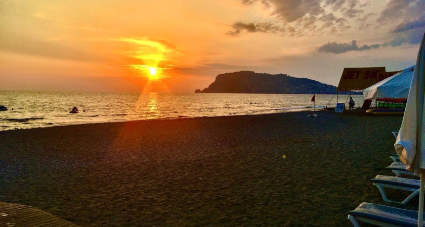 "Море грязное, люди мерзкие": честный отзыв российских туристов об отдыхе на курортах Черного моря