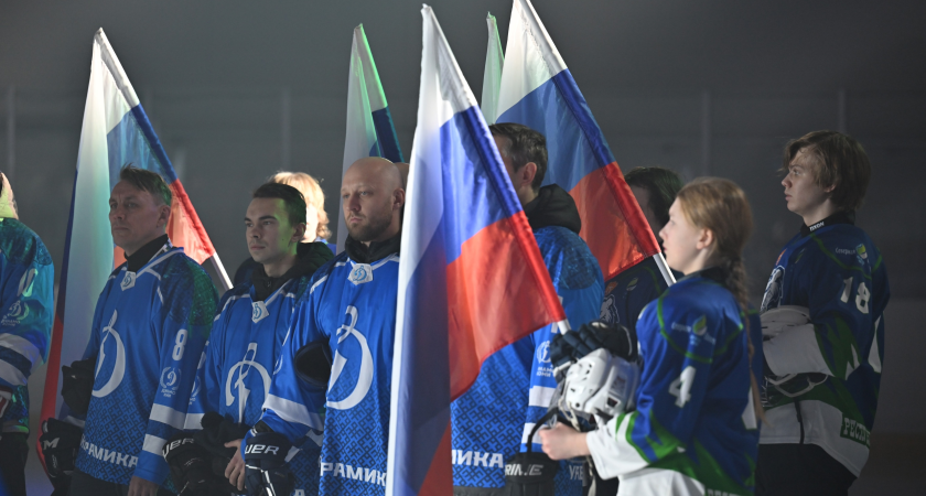 В Сыктывкаре открылся хоккейный Кубок главы Коми с участием олимпийского чемпиона