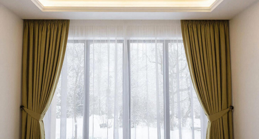 Шторы засияют чистотой - и снимать с карниза не придется: проверенный трюк для свежести