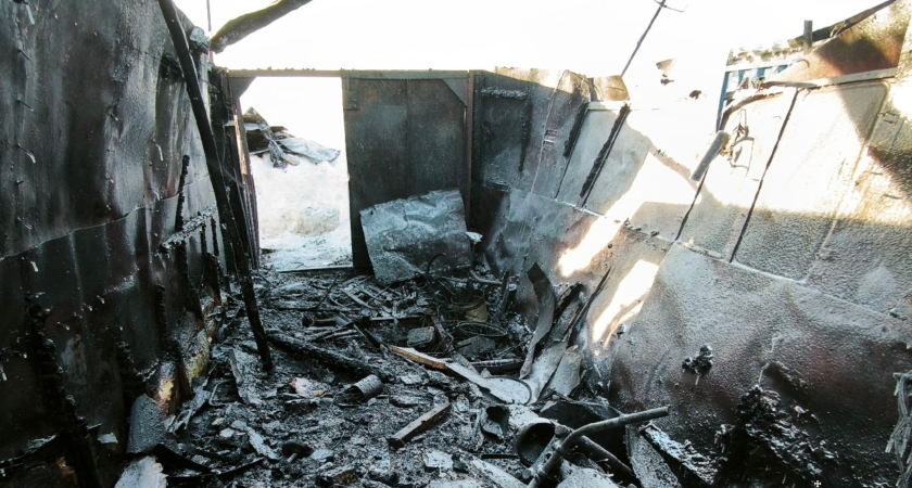 В Республике Коми за один день потушили гараж, частный дом и баню