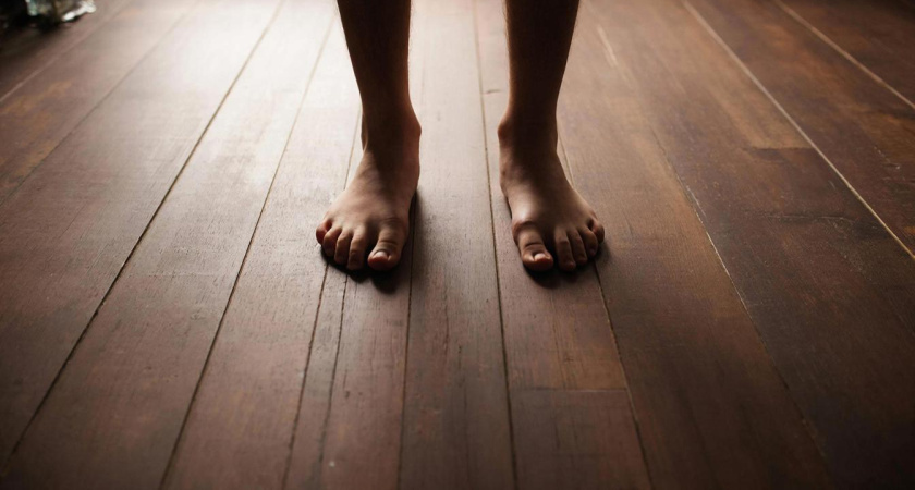 Пол больше не скрипит под ногами: как избавиться от адского скрежета половиц за один вечер