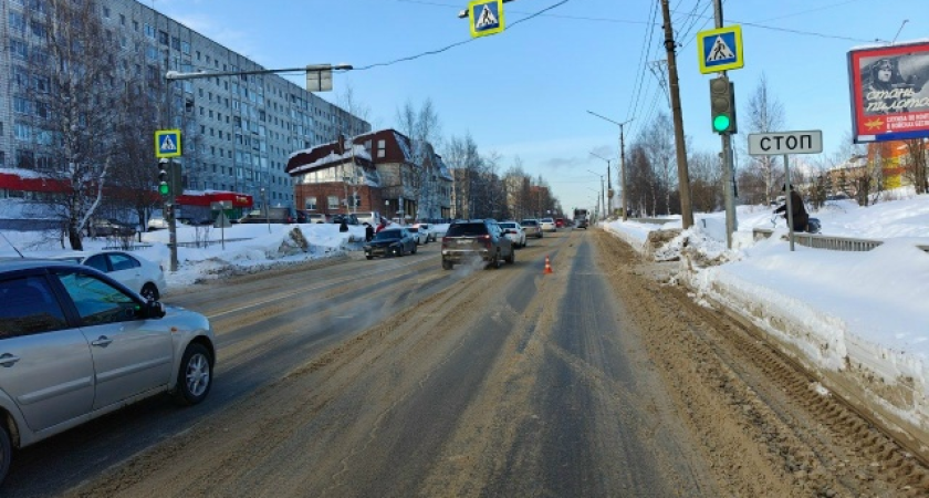 Сыктывкарка попала под колеса иномарки на регулируемом пешеходном переходе 