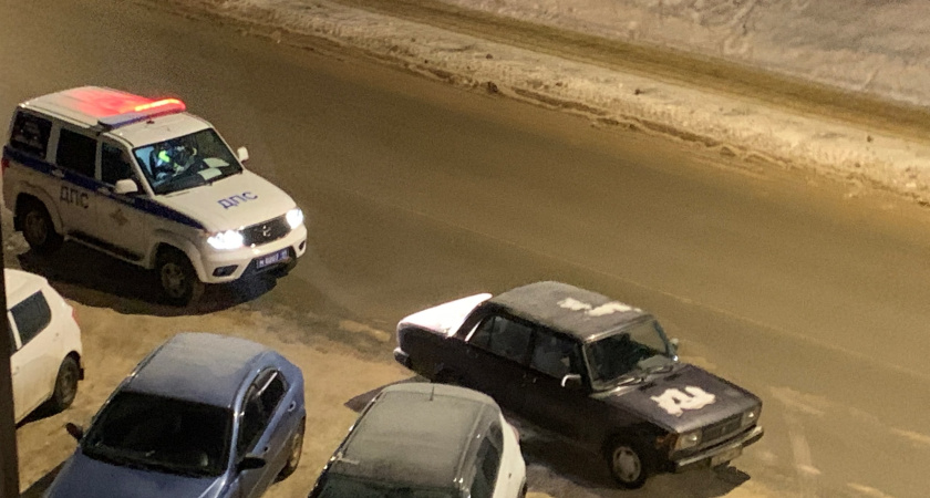 В Сыктывкаре водитель Mercedes привлечен к ответственности за обгон на "зебре" и непропуск пешехода