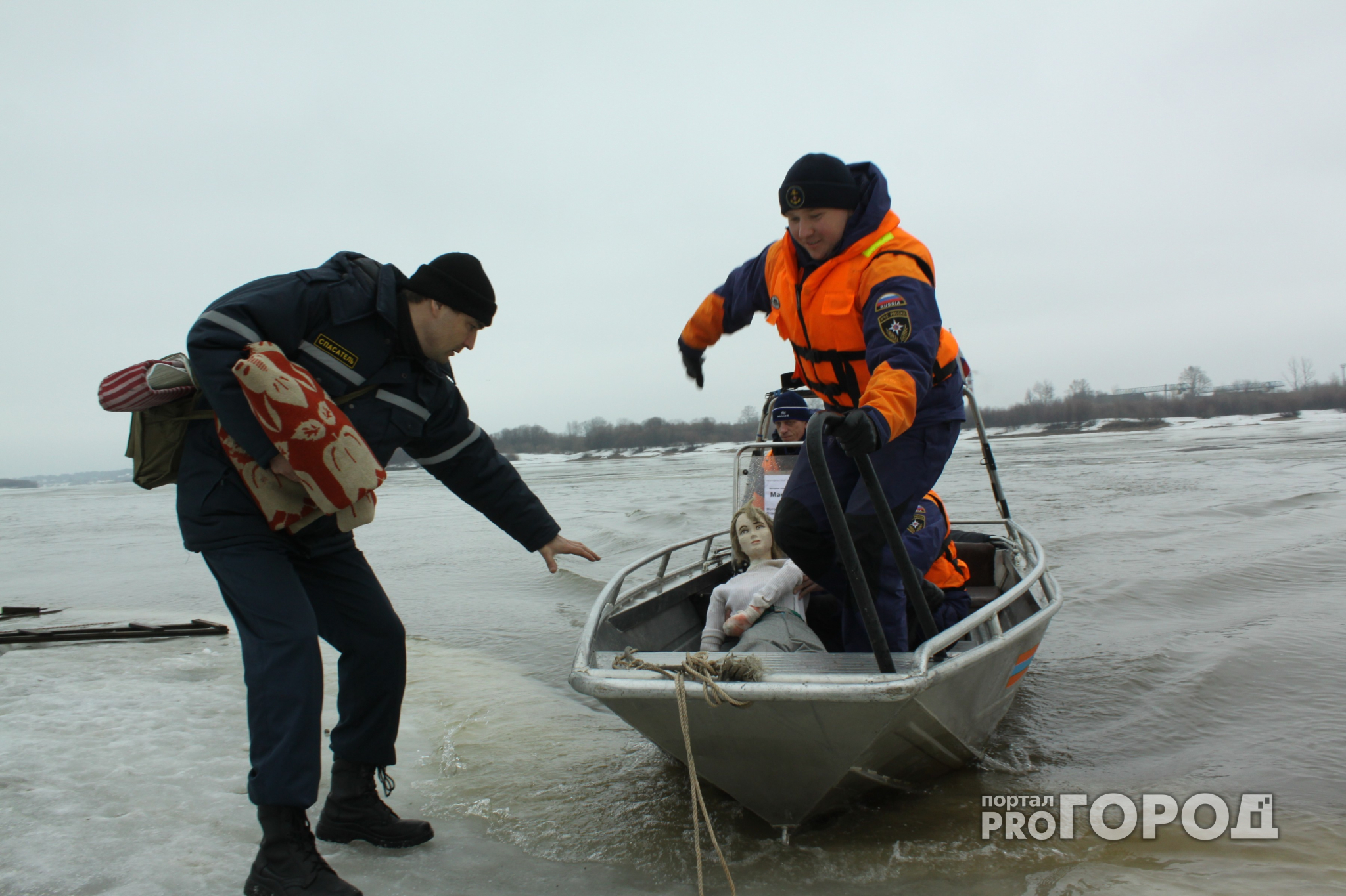 В Коми на реке Печора перевернулась лодка с тремя местными жителями