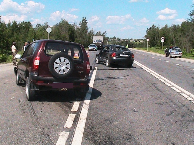 В Коми столкнулись Vоlкswаgеn и Chevrolet Niva, трое человек пострадали