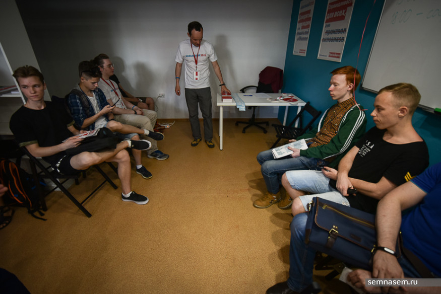 В Сыктывкаре открылся штаб оппозиционера Алексея Навального