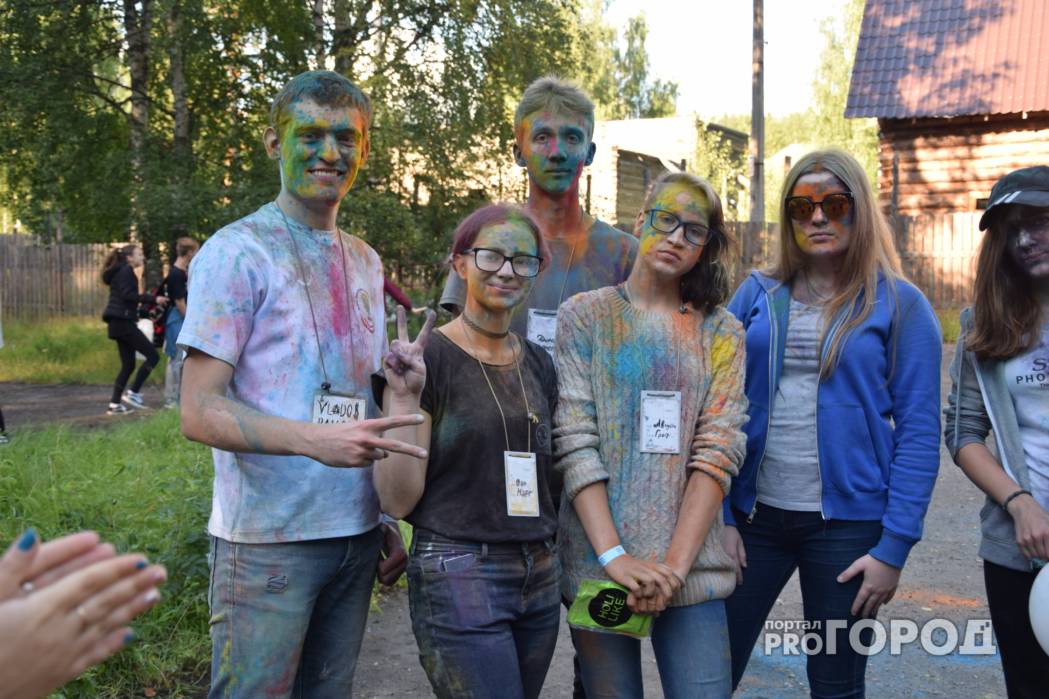 В Сыктывкаре прошел последний в этом году фестиваль красок холи (фото, видео)