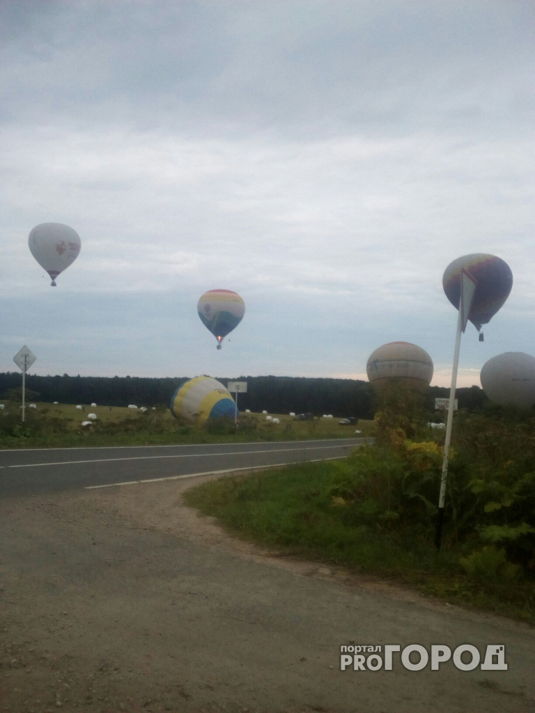 Жителей Коми напугали воздушные шары, которые посыпались с неба (фото)
