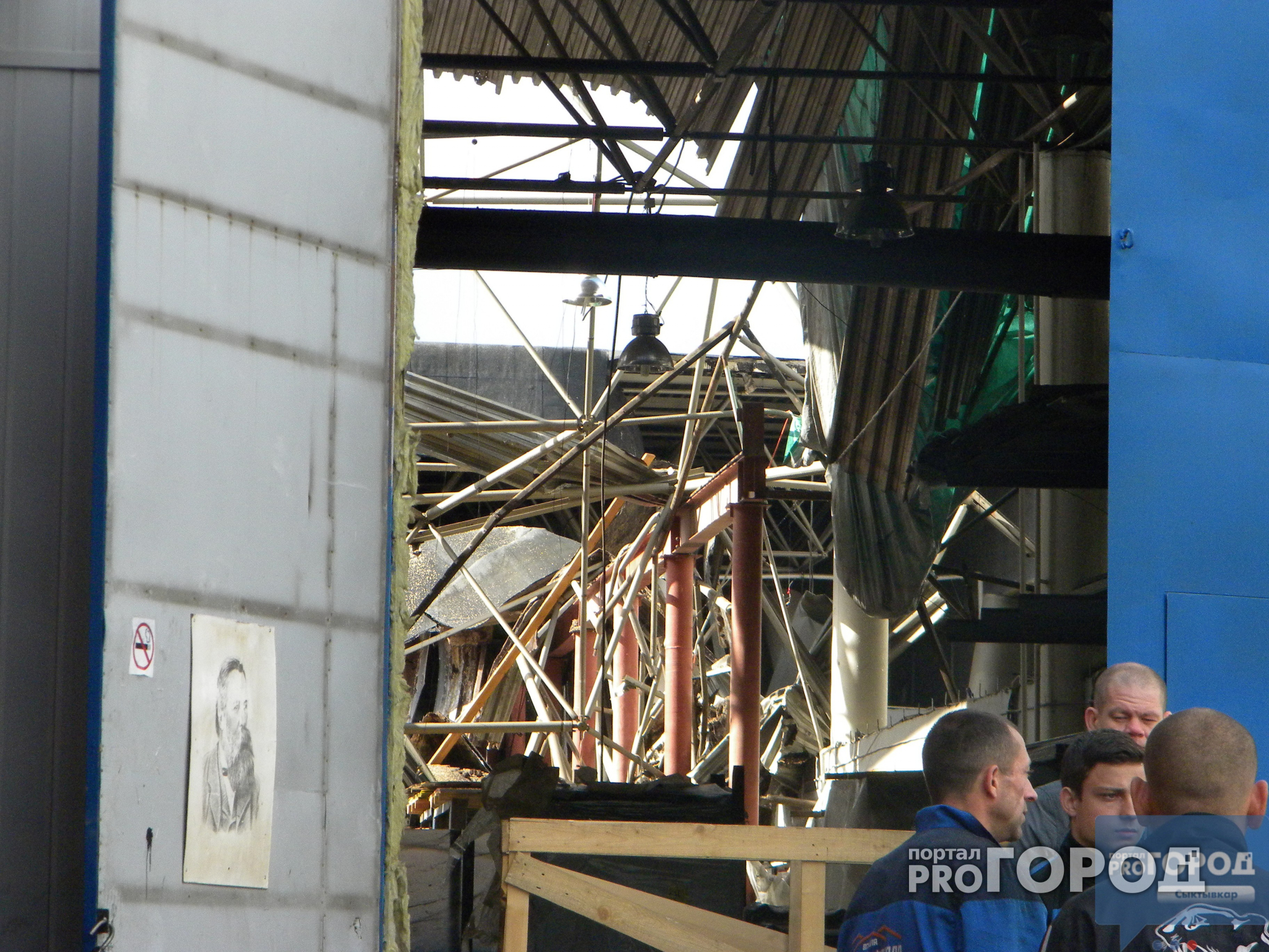 Мэрия Сыктывкара: «Отвечать должны владельцы обрушившегося здания» (фото)