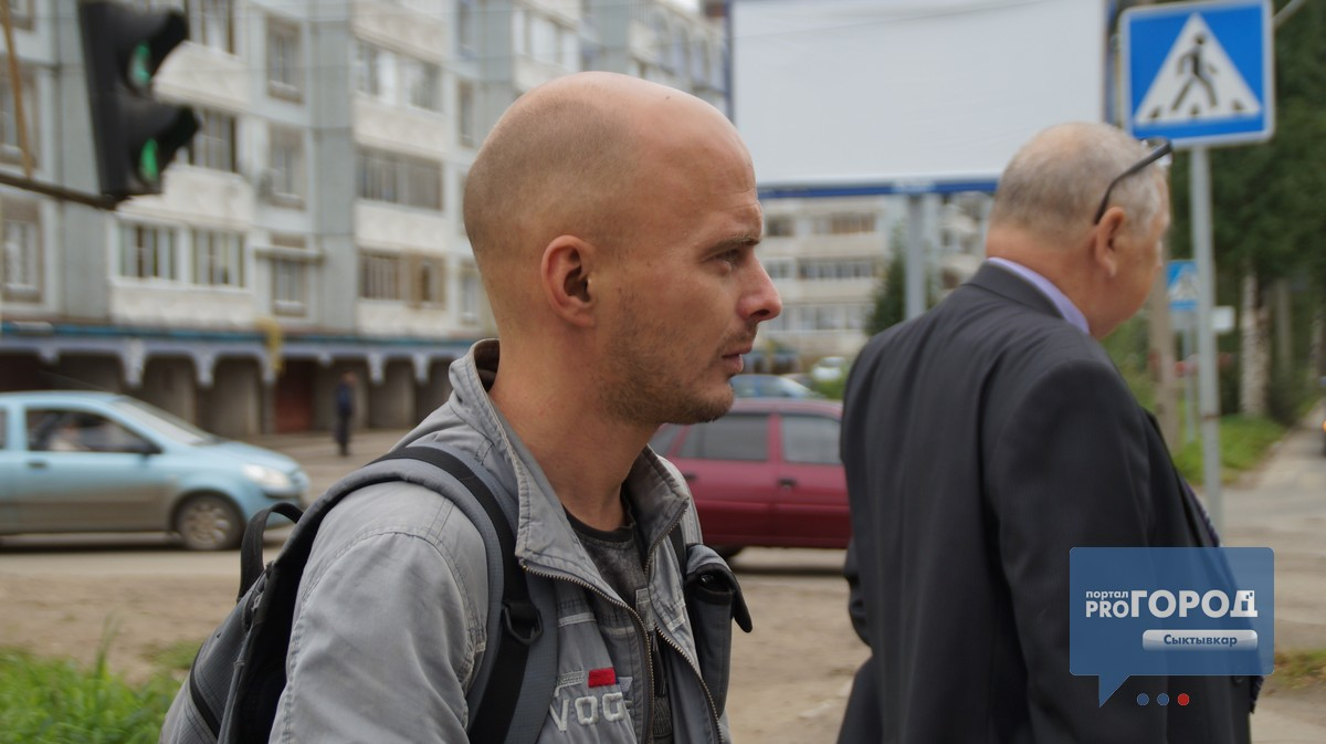 Очевидец ДТП в Сыктывкаре рассказал, почему распластало мужчину на асфальте