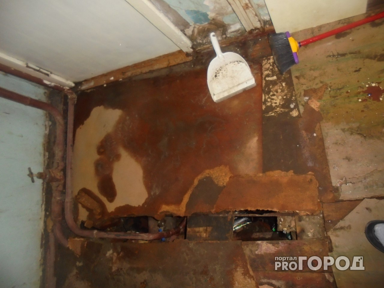 В Сыктывкаре женщина провалилась в подпол и получила ожоги