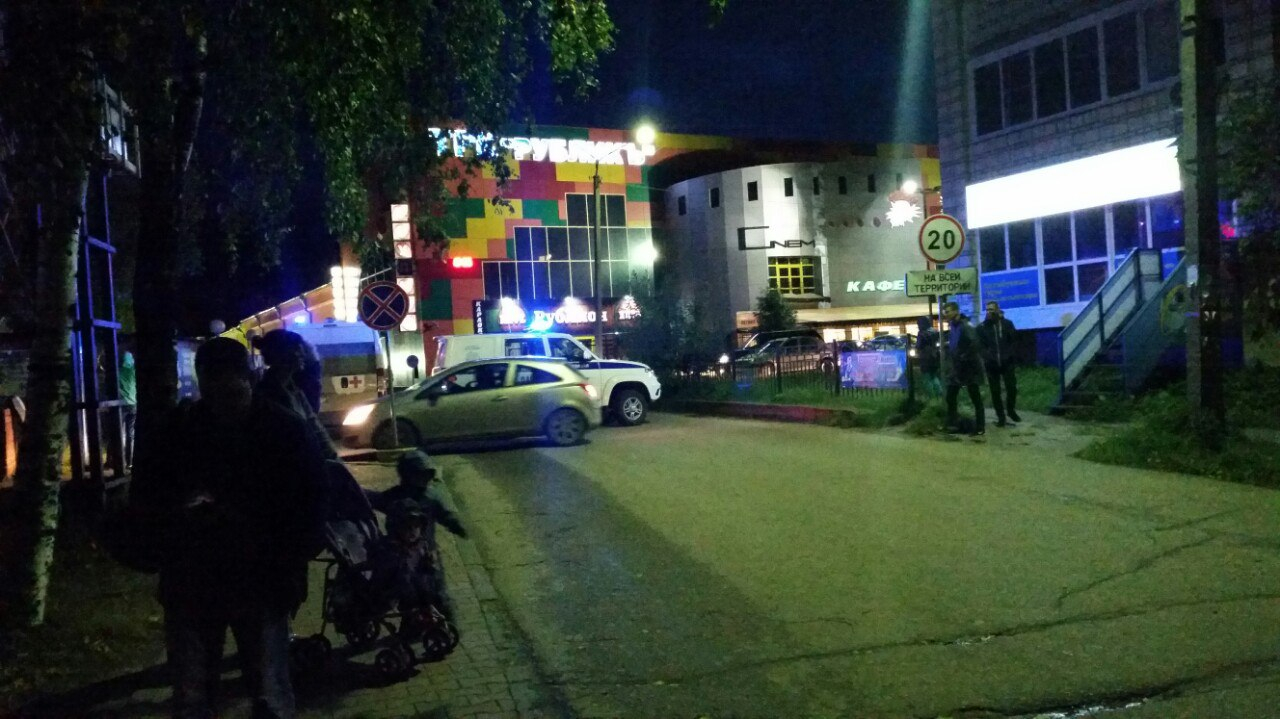 В Сыктывкаре эвакуировали три ТЦ  после анонимных звонков о бомбе