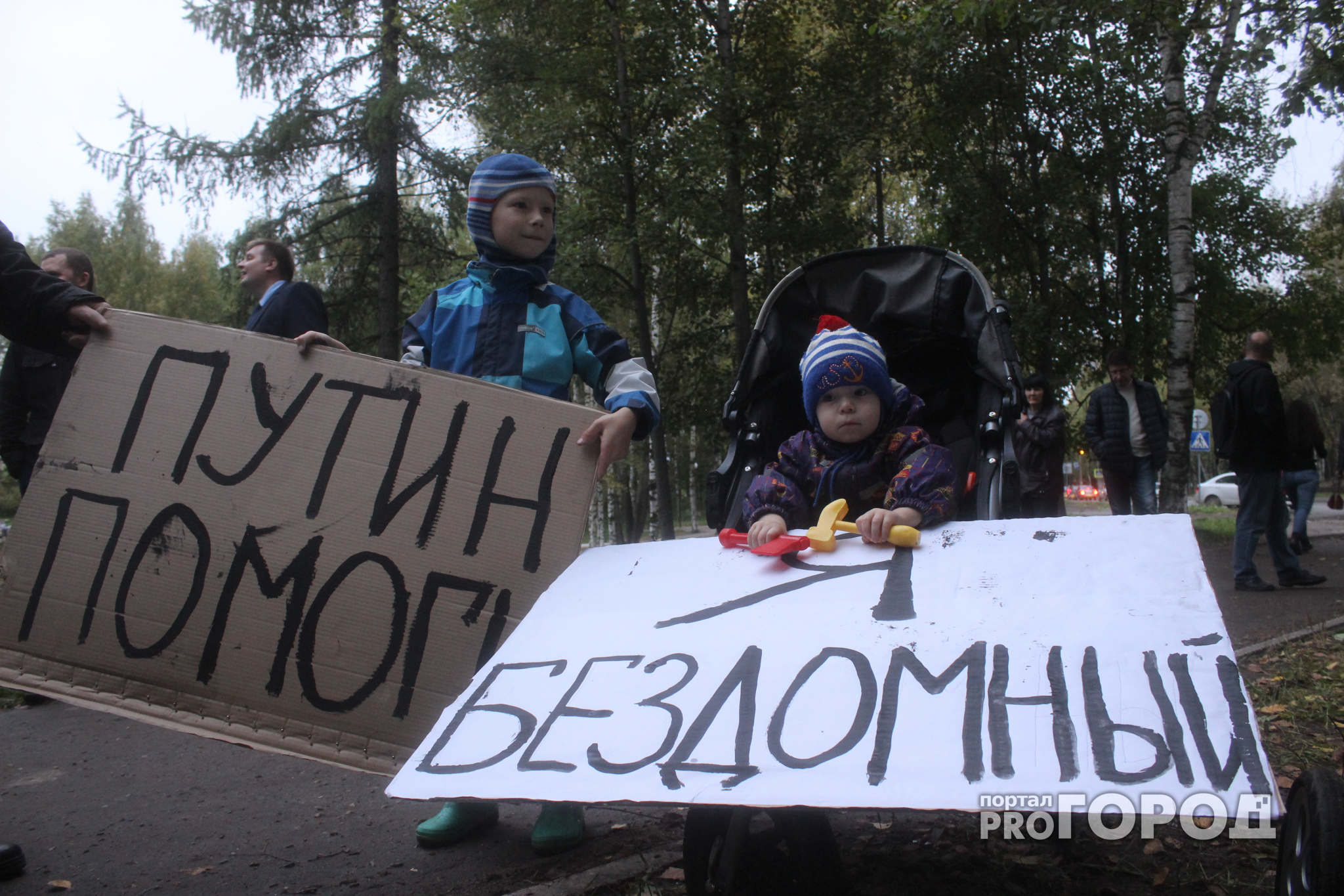 200 обманутых дольщиков Сыктывкара: «Нам хотят сдать не готовые дома» (видео)