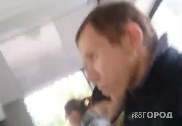 В сыктывкарском автобусе извращенец ласкал себя на глазах у людей (видео)