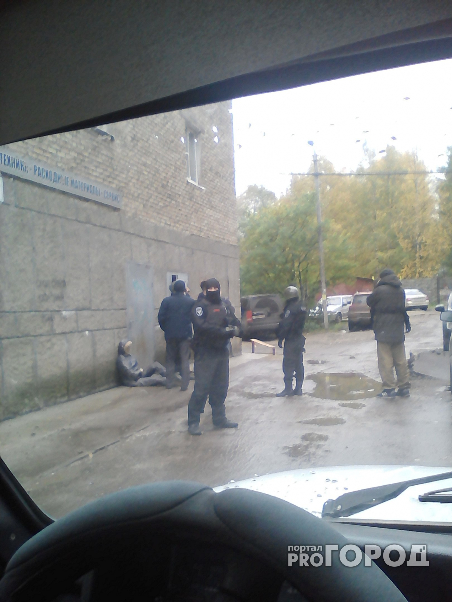 Очевидица следственного эксперимента в Сыктывкаре: «Мужчина показывал, как убивал» (фото)